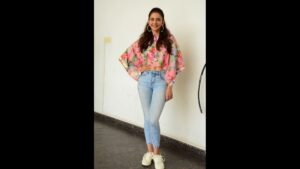 Read more about the article Rakul Preet Singhs Naturally Seductive Navel: A Sensual B…